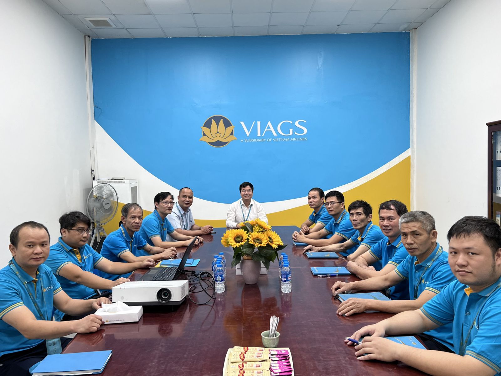 PHÓ BÍ THƯ ĐẢNG UỶ - PTGĐ VIAGS BÙI ĐỨC THANH LÀM VIỆC VỚI XƯỞNG SỬA CHỮA BẢO DƯỠNG TRANG THIẾT BỊ NỘI BÀI