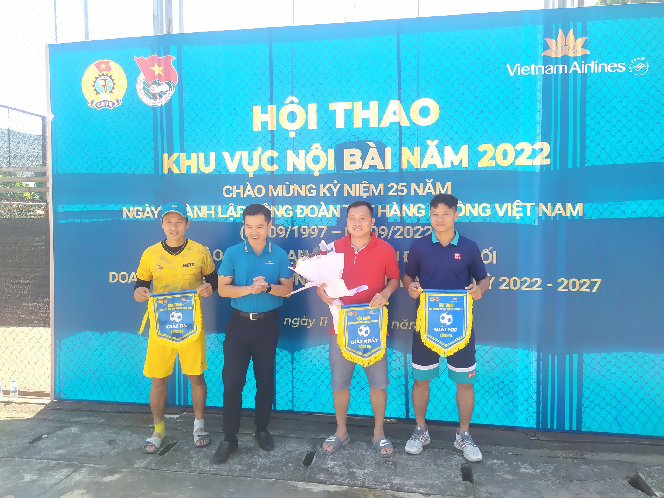 ĐOÀN THỂ THAO VIAGS NBA XUẤT SẮC ĐẠT CUP VÔ ĐỊCH BỘ MÔN BÓNG ĐÁ VÀ NHIỀU THÀNH TÍCH TỐT TRONG KỲ HỘI THAO KHU VỰC NỘI BÀI