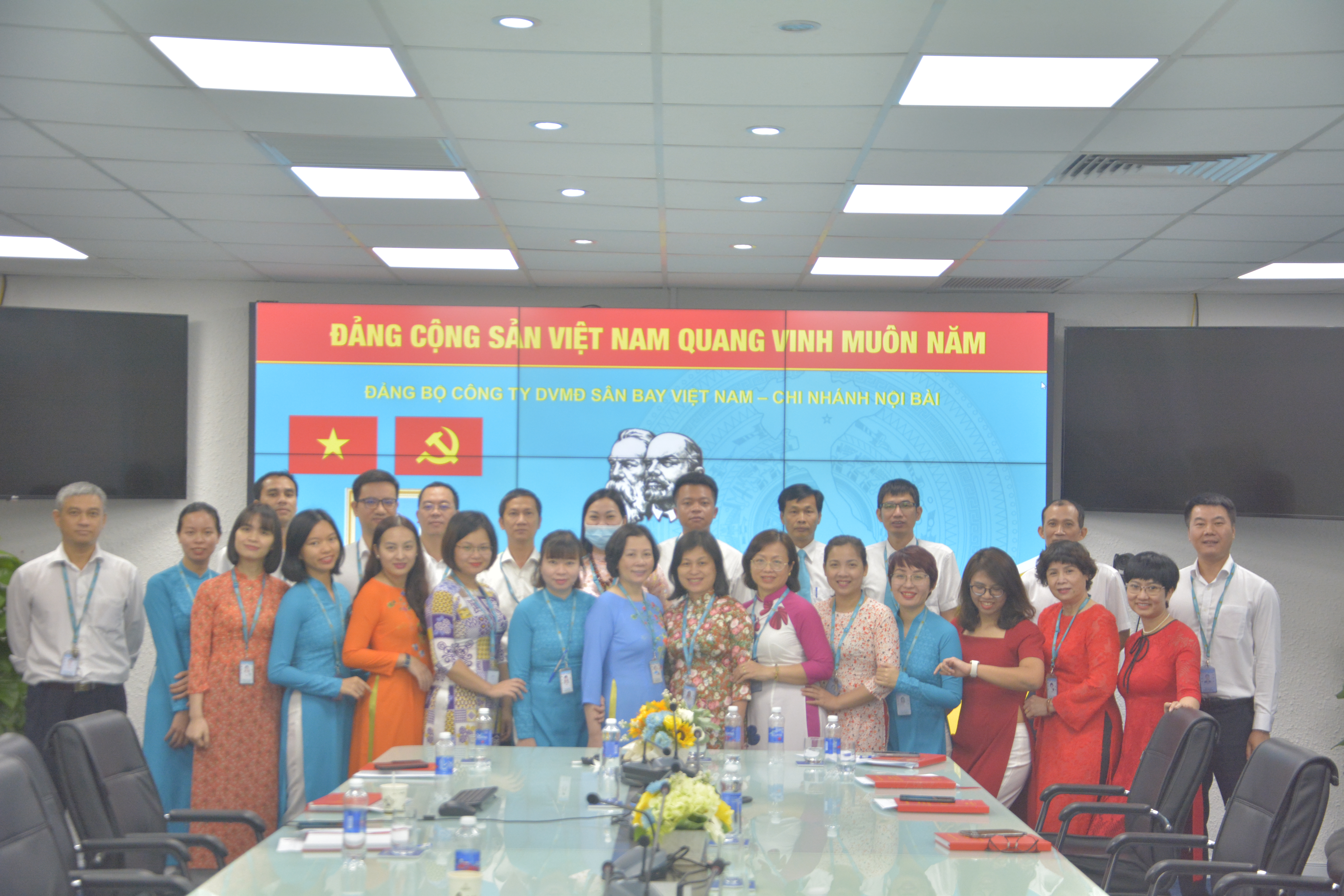 CHI BỘ KHỐI VĂN PHÒNG TỔ CHỨC THÀNH CÔNG ĐẠI HỘI LẦN THỨ II NHIỆM KỲ 2022-2025 VÀ TỔ CHỨC VỀ NGUỒN NĂM 2022