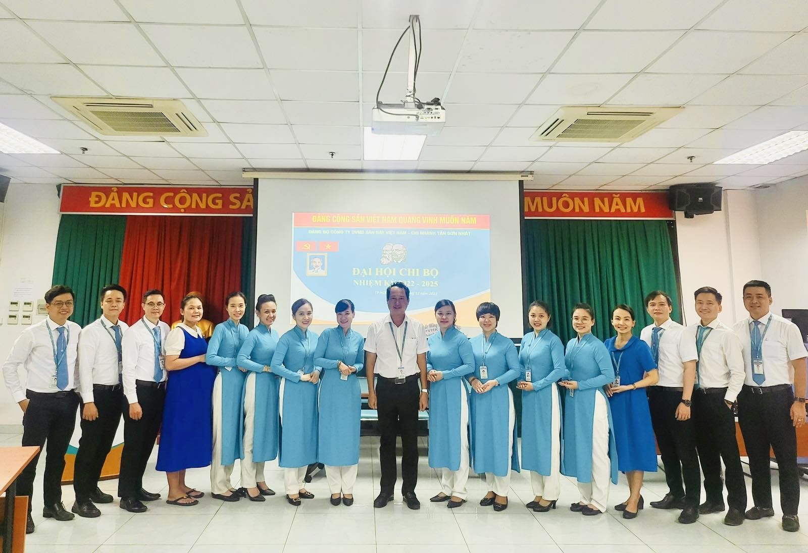 CÁC CHI BỘ THUỘC ĐBBP TRUNG TÂM PHỤC VỤ HÀNH KHÁCH - ĐẢNG BỘ VIAGS TÂN SƠN NHẤT TỔ CHỨC THÀNH CÔNG ĐẠI HỘI CHI BỘ LẦN THỨ II NHIỆM KỲ 2022-2025