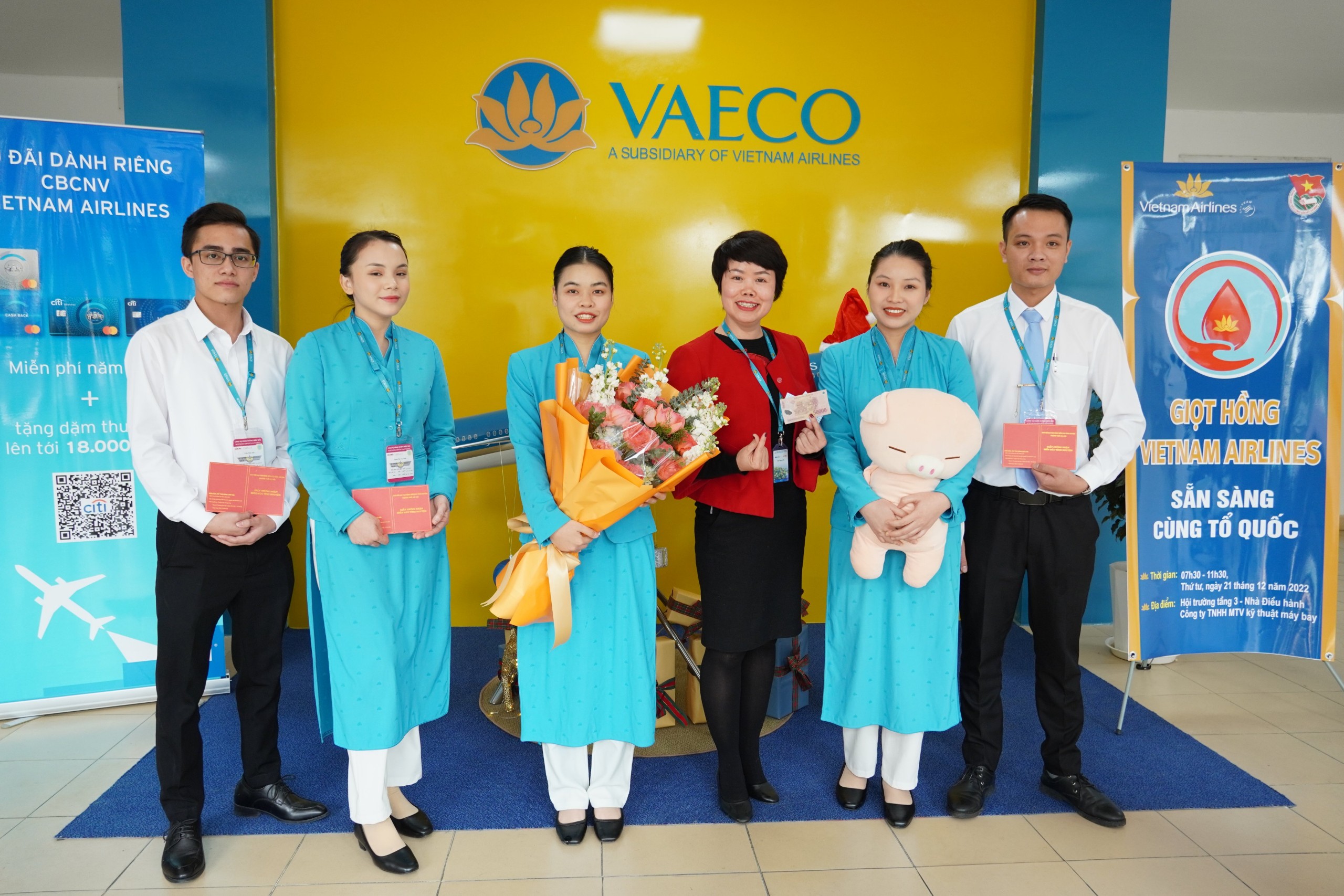 CBCNV, ĐOÀN VIÊN TN VIAGS NBA THAM GIA CHƯƠNG TRÌNH “GIỌT HỒNG VIETNAM AIRLINES” NĂM 2022.