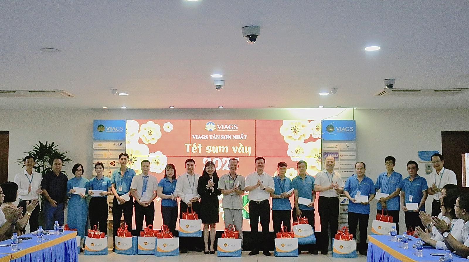 VIAGS TÂN SƠN NHẤT TỔ CHỨC BUỔI GẶP MẶT NGƯỜI LAO ĐỘNG KHÓ KHĂN “CHÚC MỪNG NĂM MỚI 2023 – TẾT SUM VẦY”
