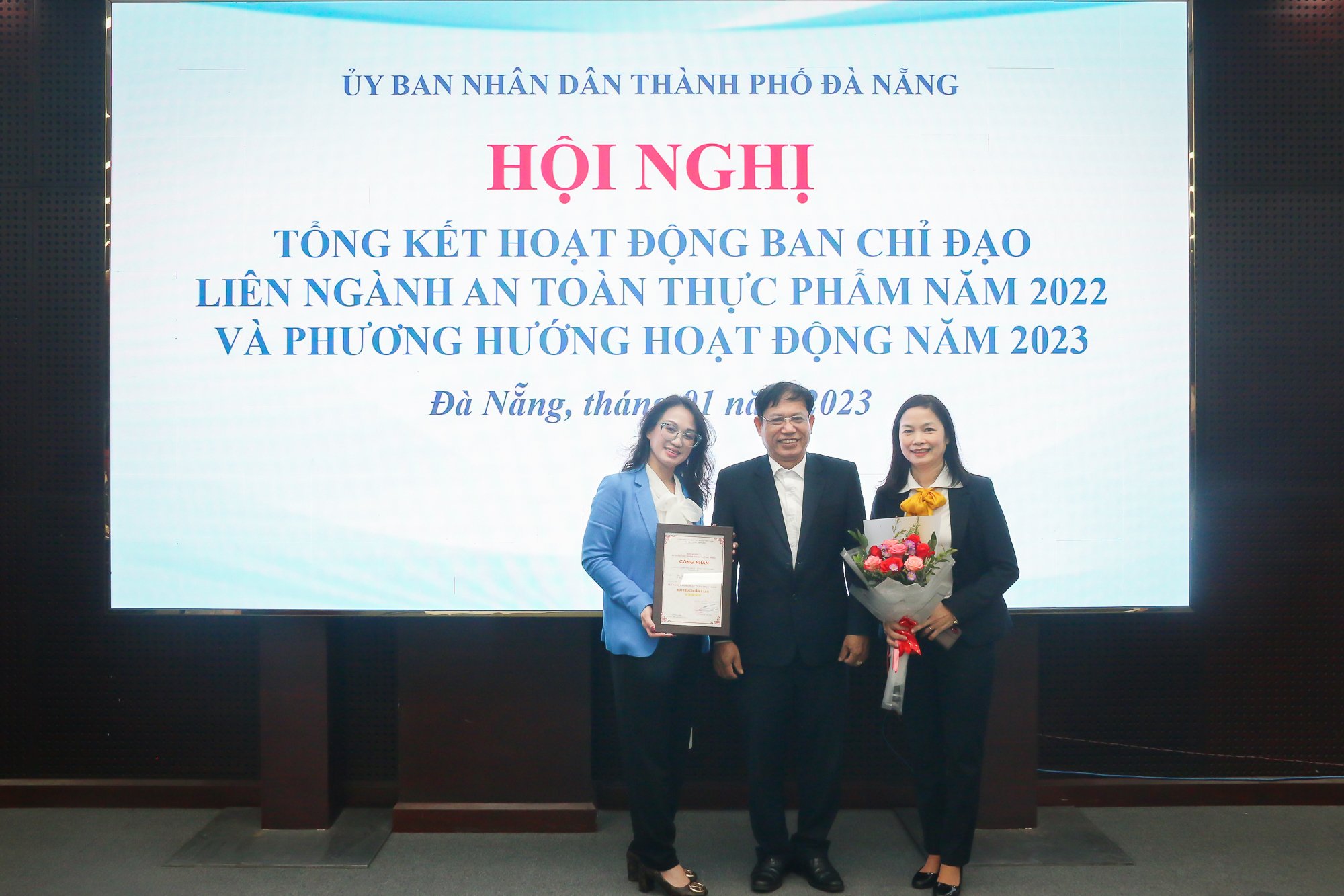 VIAGS PROUDLY ACHIEVED THE 5-STAR STANDARD CERTIFICATE OF FOOD SAFETY FOR LOTUS LOUNGE (DA NANG INTERNATIONAL AIRPORT)