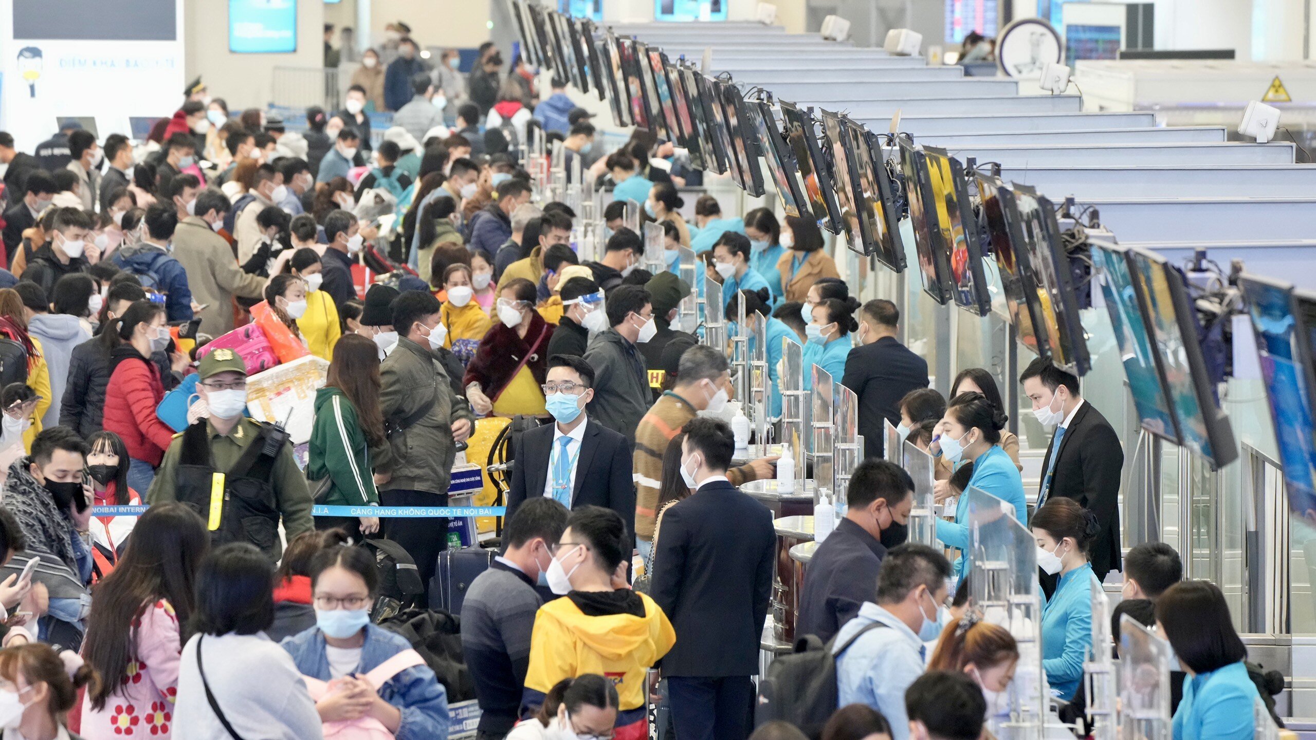 TẾT 2023 - NHỮNG NGƯỜI MIỆT MÀI KẾT NỐI MÙA XUÂN