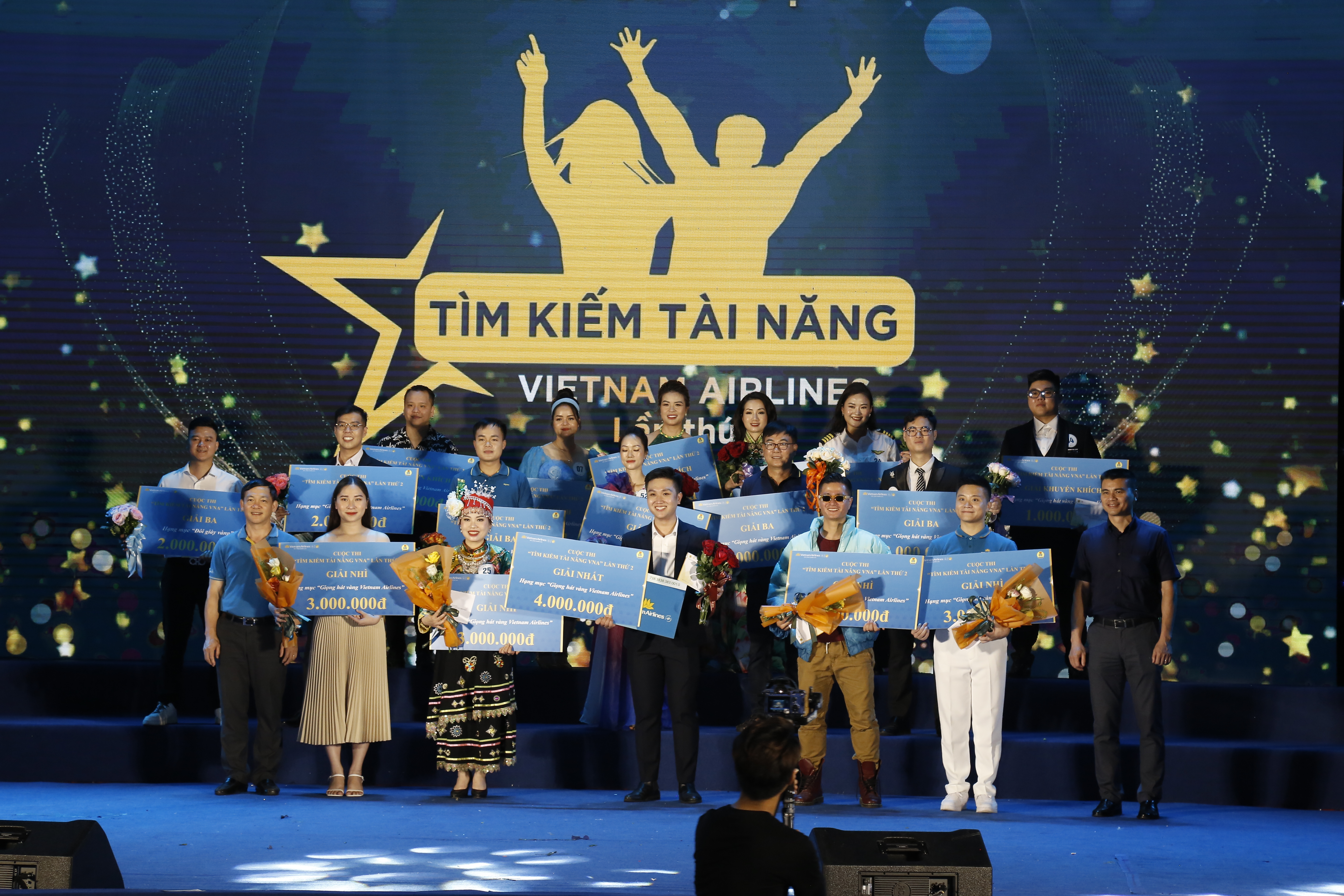 VIAGS TỎA SÁNG TẠI CUỘC THI 'TÌM KIẾM TÀI NĂNG VIETNAM AIRLINES LẦN THỨ 2'
