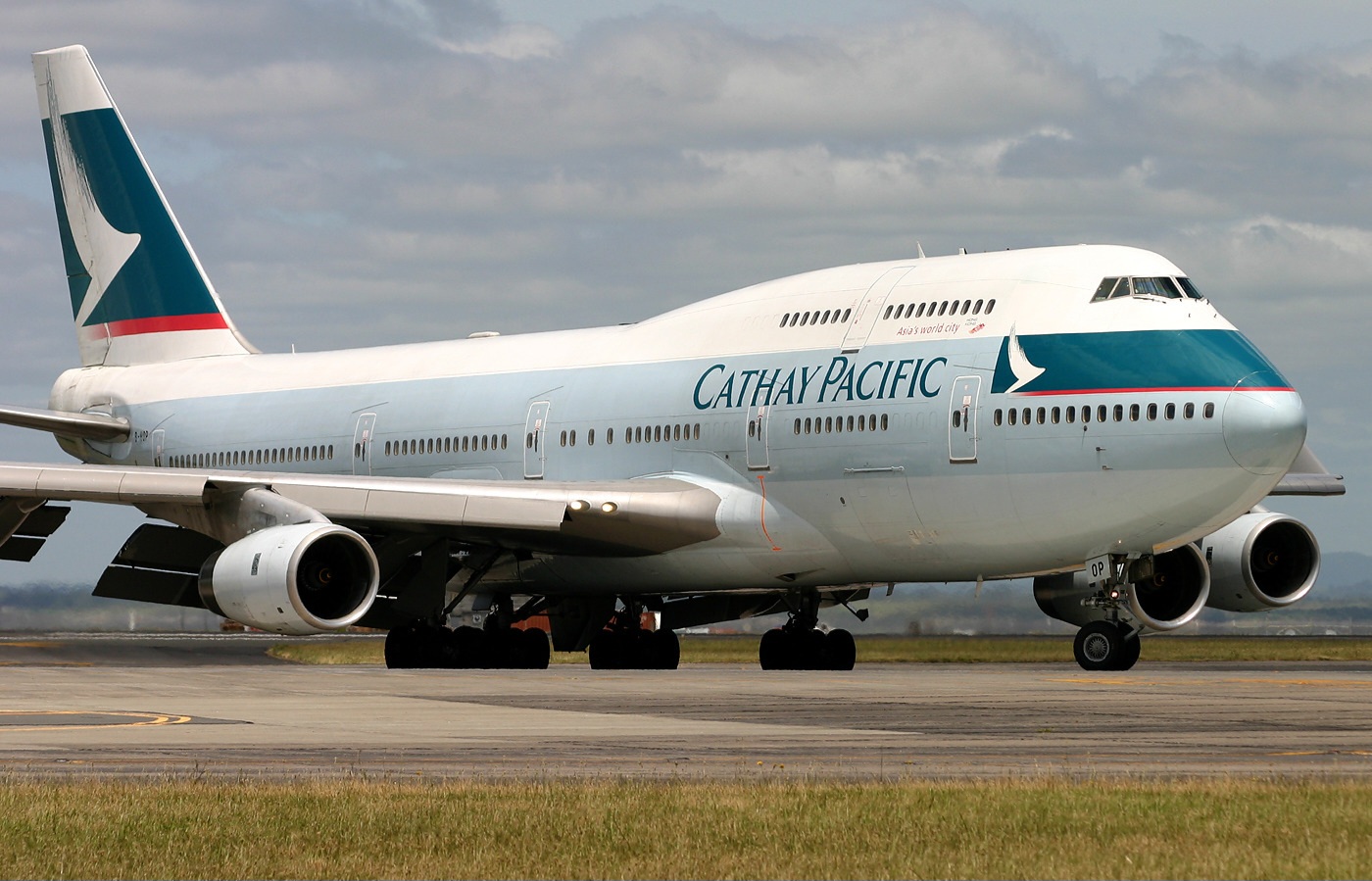VIAGS NỘI BÀI VÀ CATHAY PACIFIC - TỪ NHÂN VIÊN HẠNH PHÚC ĐẾN KHÁCH HÀNG HÀI LÒNG