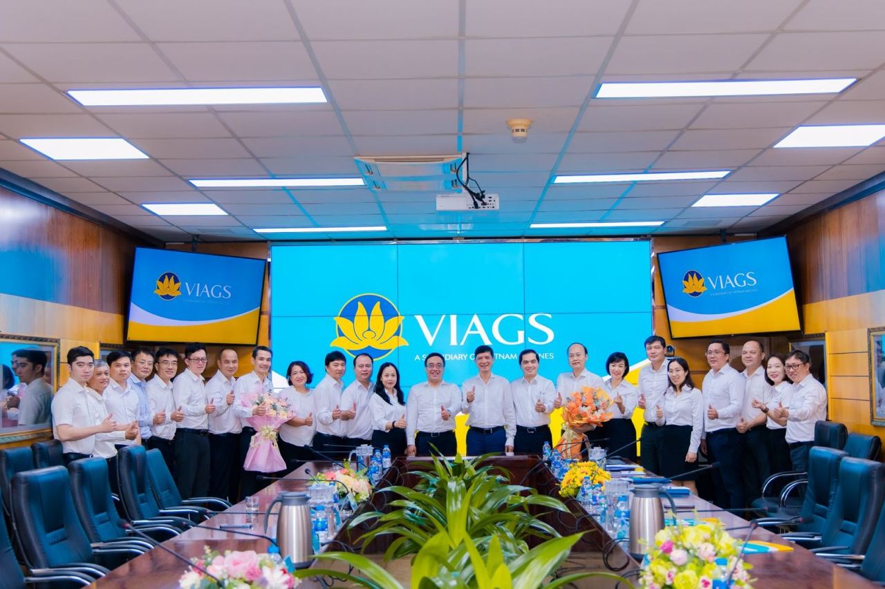 HỘI NGHỊ CÔNG BỐ QUYẾT ĐỊNH VỀ CÔNG TÁC CÁN BỘ