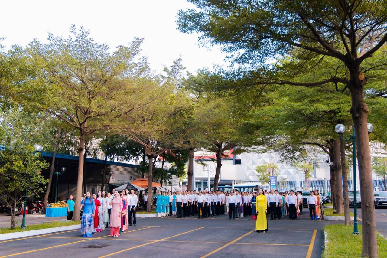 LỄ CHÀO CỜ THÁNG 01/2024 - ĐỒNG LÒNG QUYẾT TÂM VƯỢT CAO ĐIỂM TẾT NGUYÊN ĐÁN GIÁP THÌN
