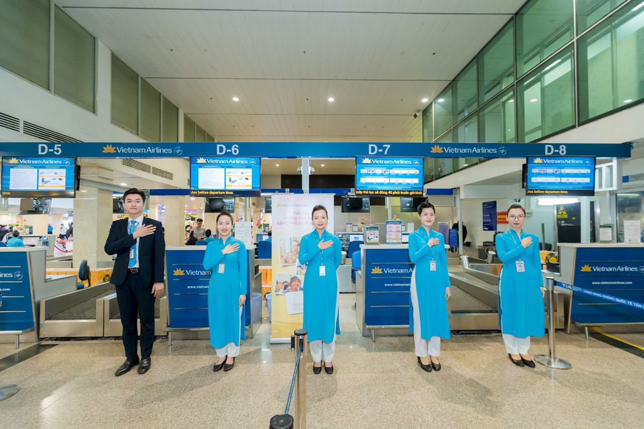 VIAGS TÂN SƠN NHẤT ĐỒNG HÀNH CÙNG CÔNG NHÂN LAO ĐỘNG KHÓ KHĂN TRÊN CHUYẾN BAY “HÀNH TRÌNH ĐOÀN VIÊN 2024”