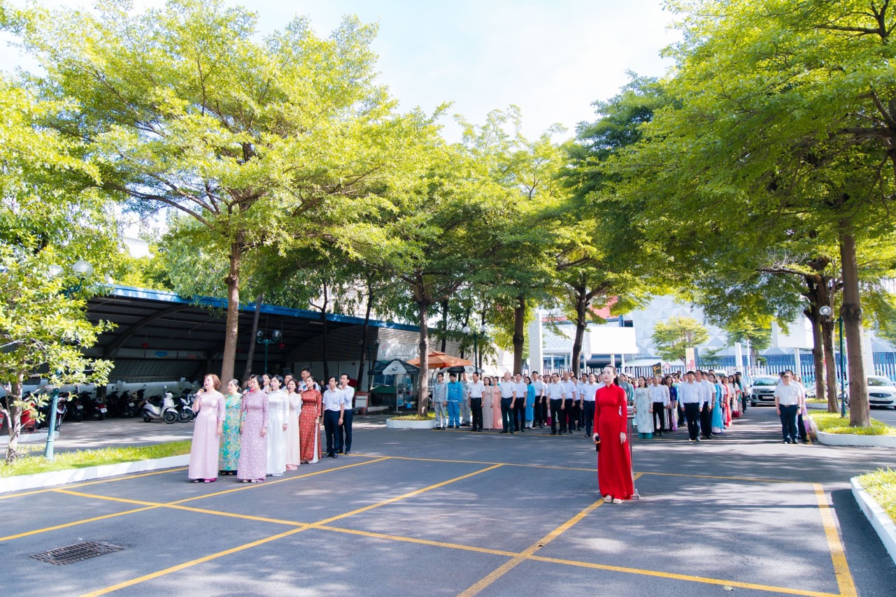 LỄ CHÀO CỜ THÁNG 7/2024 - HÂN HOAN CHÀO ĐÓN KẾT QUẢ SXKD 6 THÁNG ĐẦU NĂM 2024