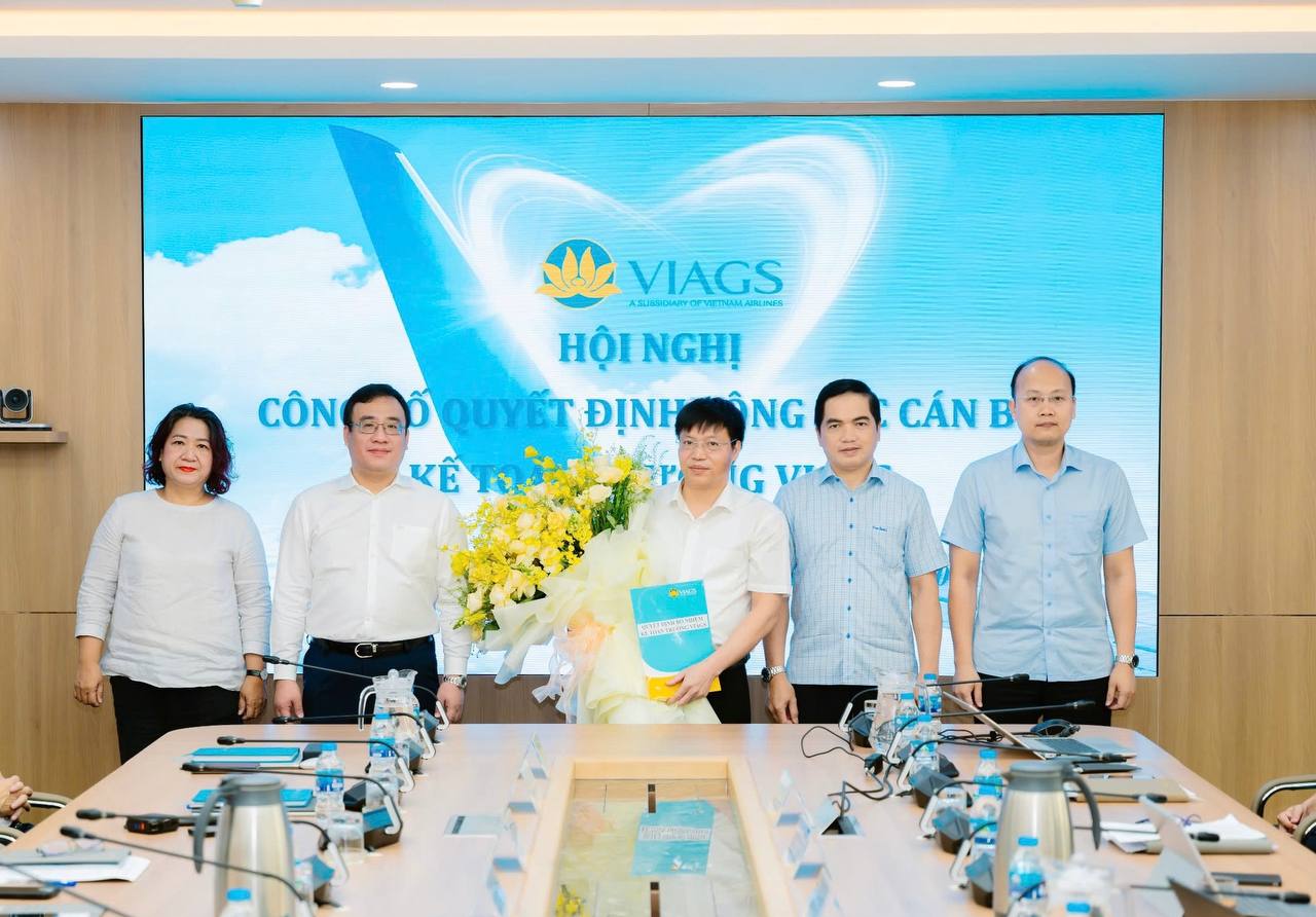 VIAGS TỔ CHỨC CÔNG BỐ QUYẾT ĐỊNH VỀ CÔNG TÁC CÁN BỘ