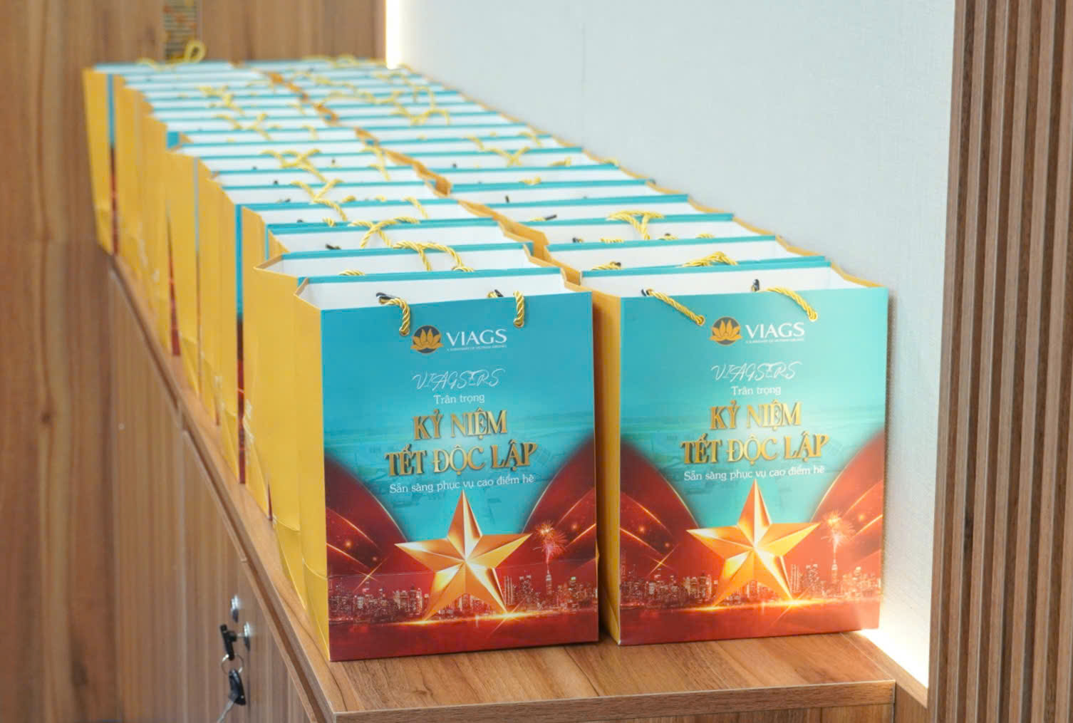 VIAGS TRAO QUÀ MỪNG TẾT ĐỘC LẬP, SẴN SÀNG BƯỚC VÀO CAO ĐIỂM HÈ