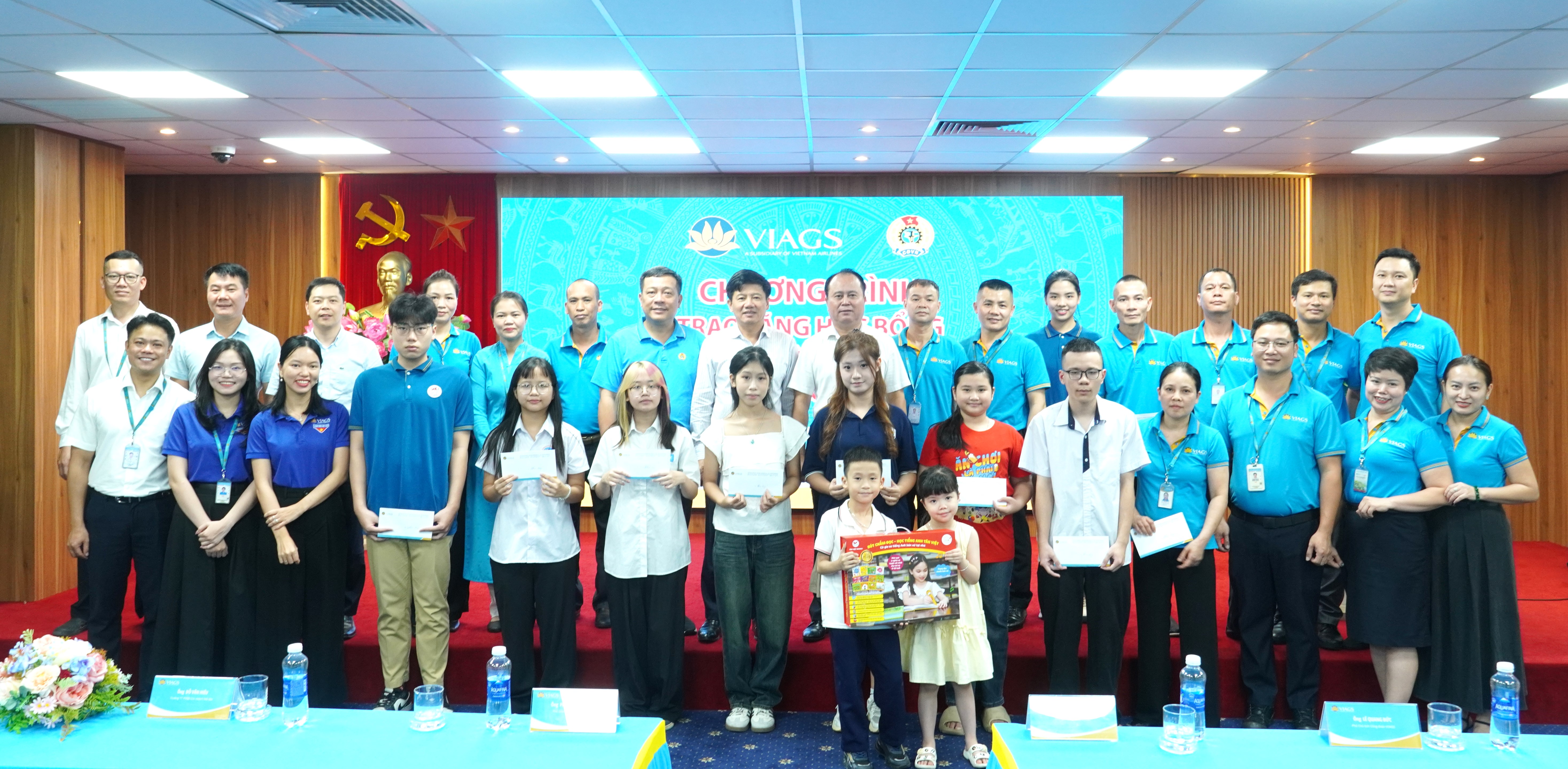 VIAGS trao tặng học bổng cho con cán bộ, nhân viên có hoàn cảnh khó khăn, hiếu học và nỗ lực vươn lên